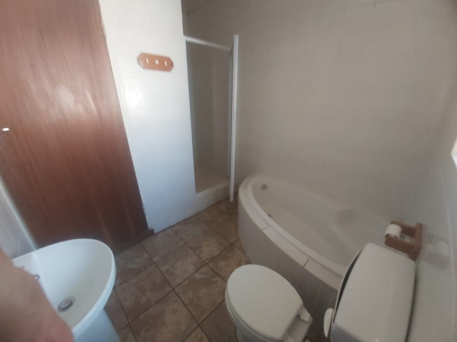 13 Bedroom Property for Sale in Universitas Free State